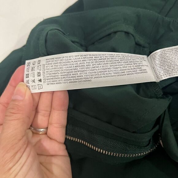 Mango Capri flat front zipper green pants size US 10 - Picture 6 of 12